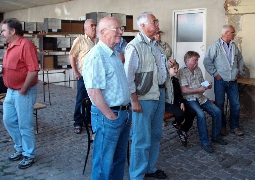 16. Zuechtertreffen mit Jungvogel und Babyschau 026.JPG